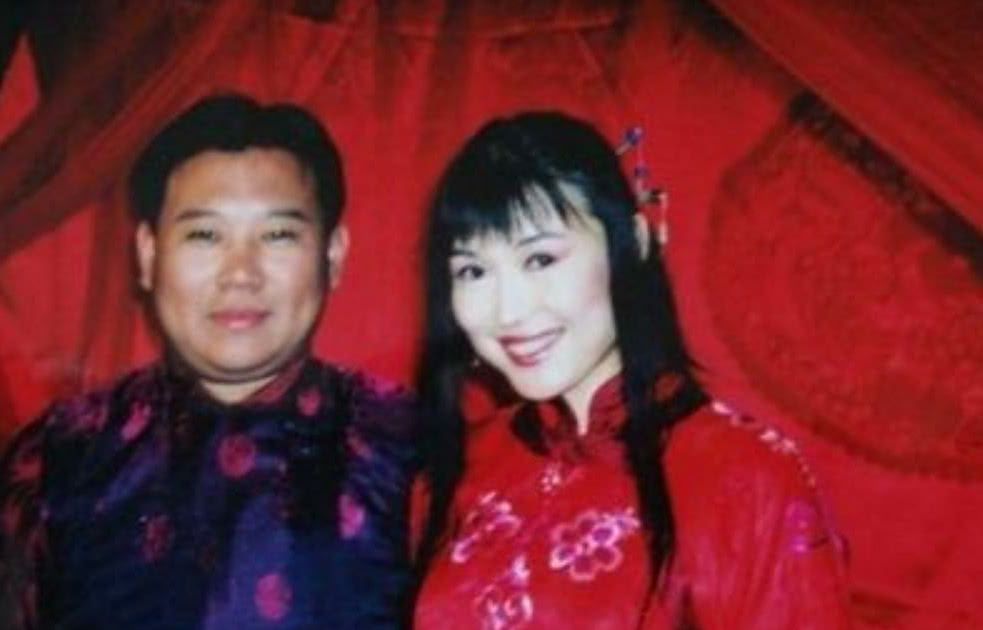 郭德纲老婆近照，当年义无反顾嫁给他，如今被养出幸福胖太羡慕人