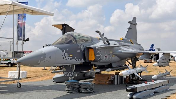 新款鹰狮战斗机第二架完成首飞,隐身化背景下