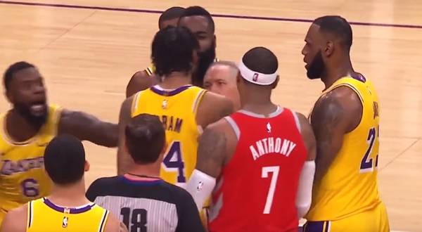 2018-2019NBA常规赛火箭VS湖人,怎么看待保罗和隆多的冲突?