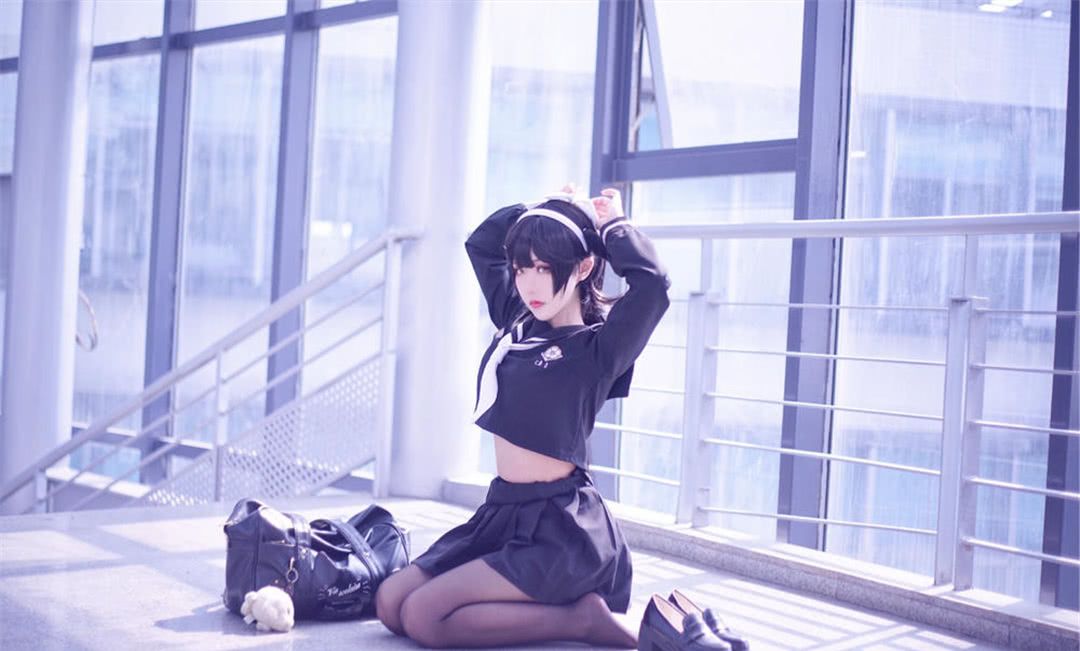 碧蓝航线高雄獒cos:jk制服小姐姐,看完控制不住舔屏的