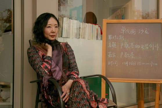 严歌苓与李克威为啥离婚？精神上的感受，很多人看不懂！