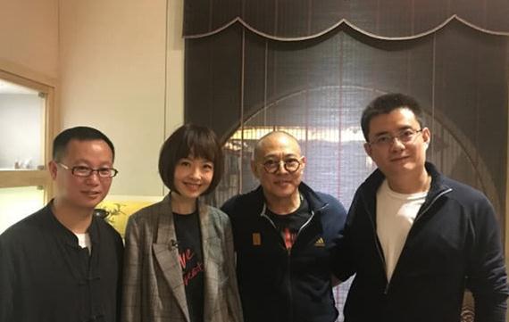 李连杰为朋友庆祝生日精神状态好 亲大哥李连胜开心比V