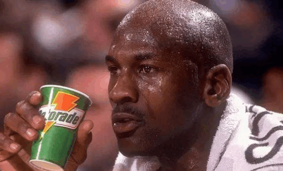 NBA比赛时球员喝什么饮料? 佳得乐无限畅饮,