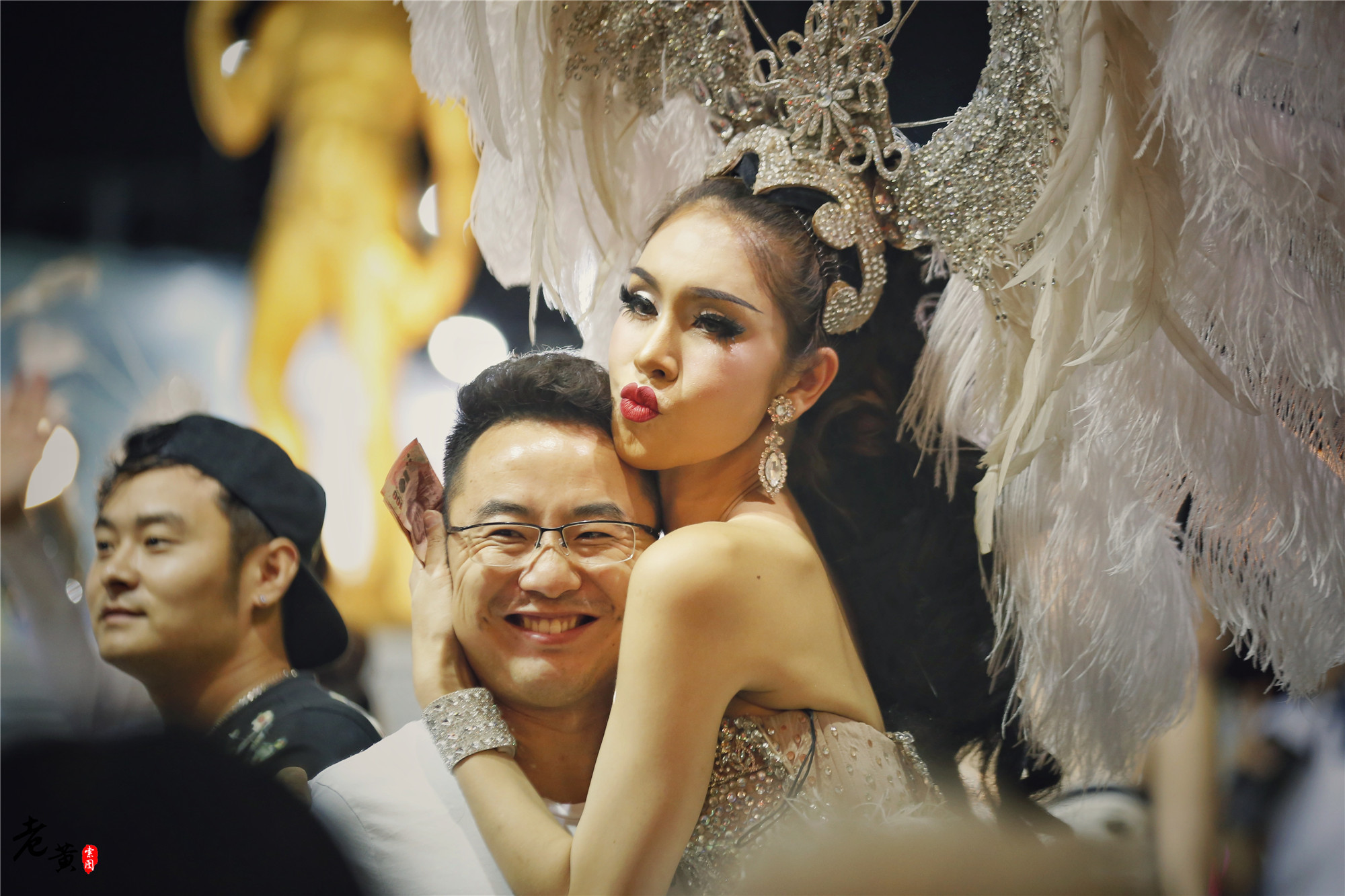 泰国人妖表演节目 泰国人妖暖场拍照 演出活动演艺公司