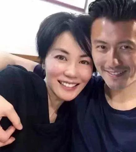 如果要我脱单，男友就要《爱你，罗茜》男主这一款