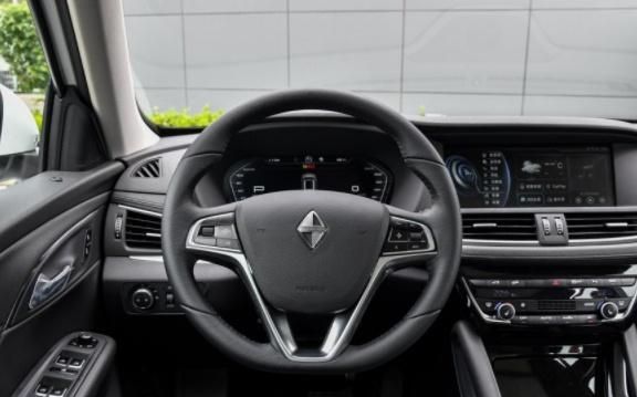 宝沃BXi7,颜值与实力都很nice,激情安全共同存