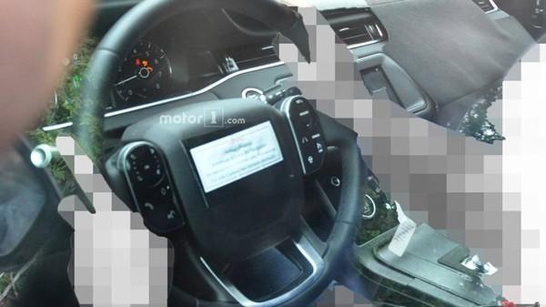 全新路虎揽胜极光内饰谍照 科技感提升