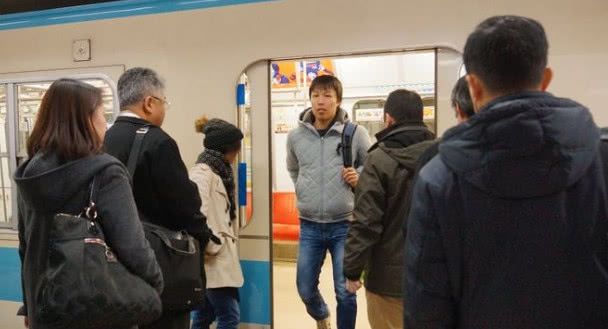 中国赴日本旅游人数暴涨,日本居民怒呼:已经严