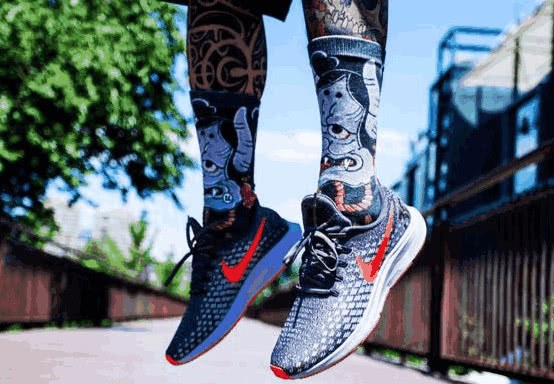 耐克和阿迪用来慢跑哪个好?休闲哪个好?