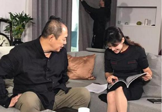 带你参观张铁林的也古豪宅，可能古装剧拍太多了，参的豪多家董家里连家具也是古董
