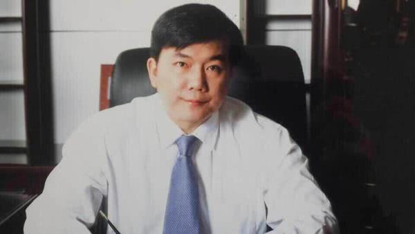 央视主持李红老公曝光，是鼎鼎大名的他，一直很低调