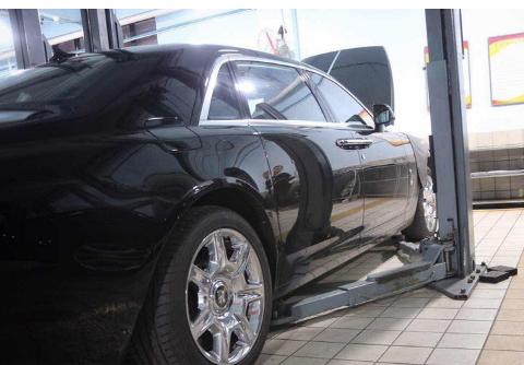 劳斯莱斯车主晒出保养收费单，网友：一次保养，买我好几辆车了！