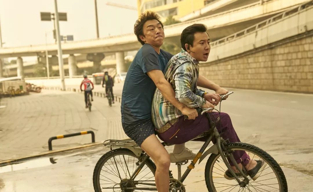 《疯狂的外星人》出大招，黄渤沈腾后徐峥也来了，让对手怎么玩?