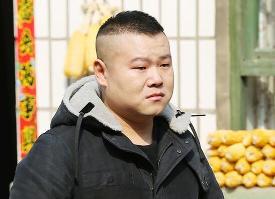 岳云鹏红不起来了,拍电影没票房,唱歌要赔50万