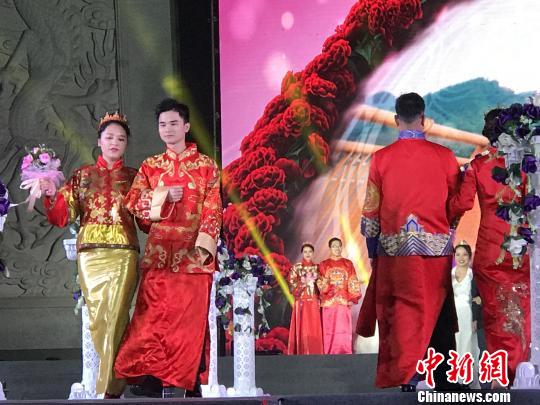 陈富美婚纱_动漫婚纱情侣头像