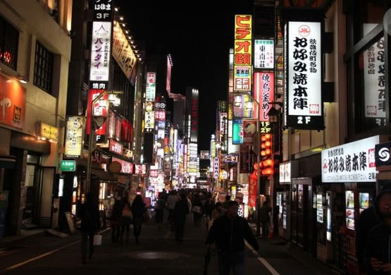 日本街头的中文翻译,中国游客看完一头雾水:这