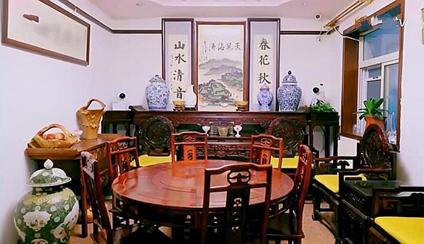 赵忠祥豪宅内景曝光,有后花园和图书馆,亲自下厨,炸酱面很地道