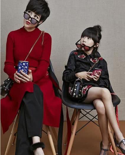 陆毅女儿近照,五官精致越长越美,多才多艺惹人