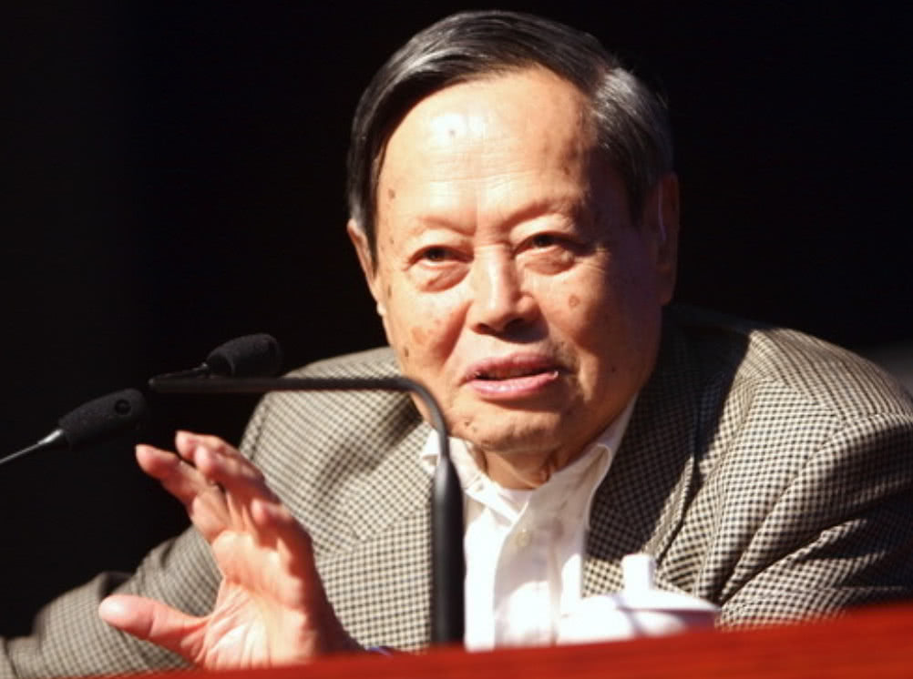 杨振宁解释gdp_91岁杨振宁携36岁妻子亮相 揭杨振宁翁帆爱情故事