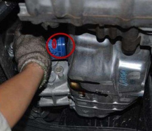 修车师傅偷偷提醒：不管新车旧车，排气管加块铁，最少月省一箱油