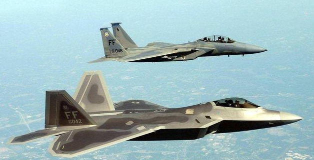 俄罗斯米格25和美国的F22谁的速度快?如果遭