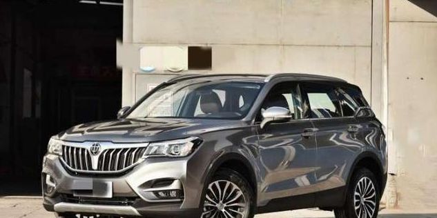 这款SUV:销量过万,宝马打造,标配10寸大屏,重点是仅8万