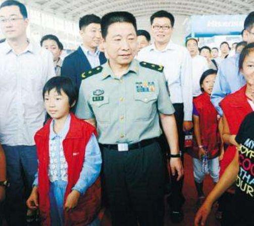 解读: 大校军长与少将师长, 有何区别? 谁的级别高?