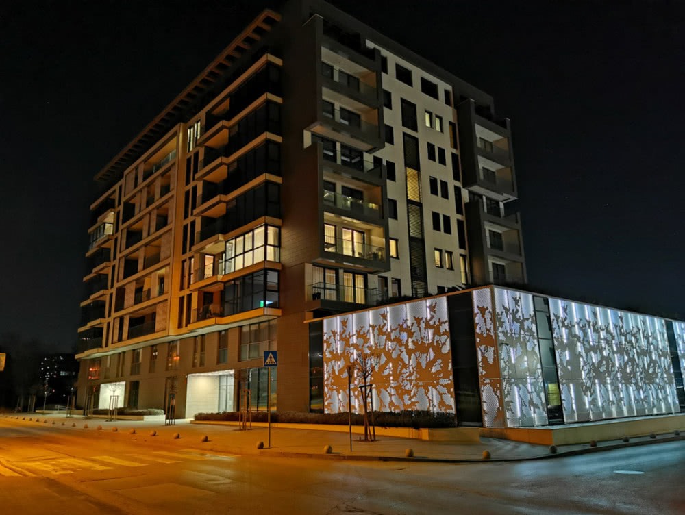 华为P30 Pro外媒评测:性能输苹果和三星 拍照