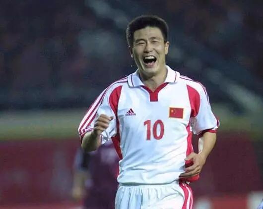 郝海东自认甩开武磊三条街,球迷围攻他:你有资