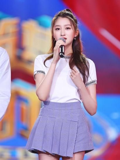 关晓彤班级合影被公开!她居然不是班里最美的