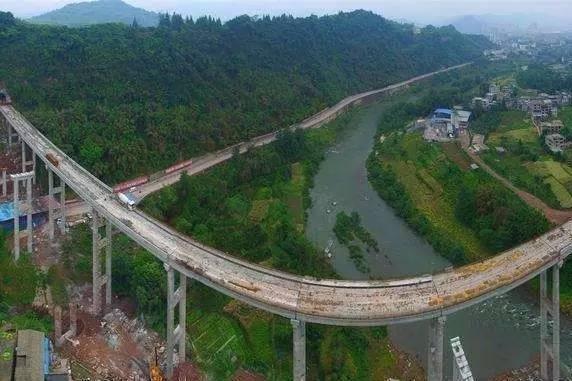 已经有了川藏铁路,为何还要再建难度更高的川藏高速?