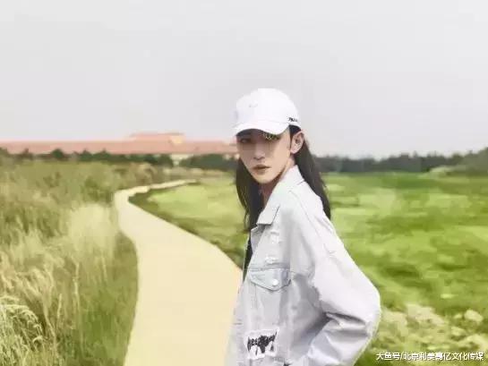 吴大可沙漠风情照——绿洲凉秋高暖男的侣行!