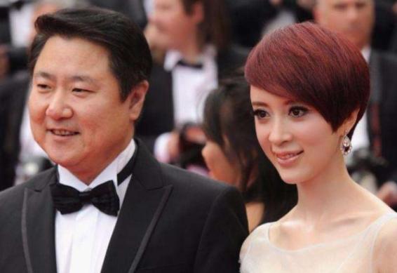 金巧巧女儿照片爆出，看着就是一个美女胚子！