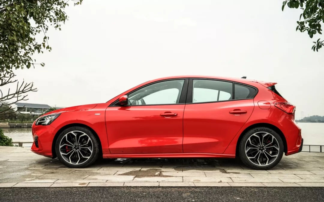 福克斯ST-LINE,这就是家用性能车的精粹