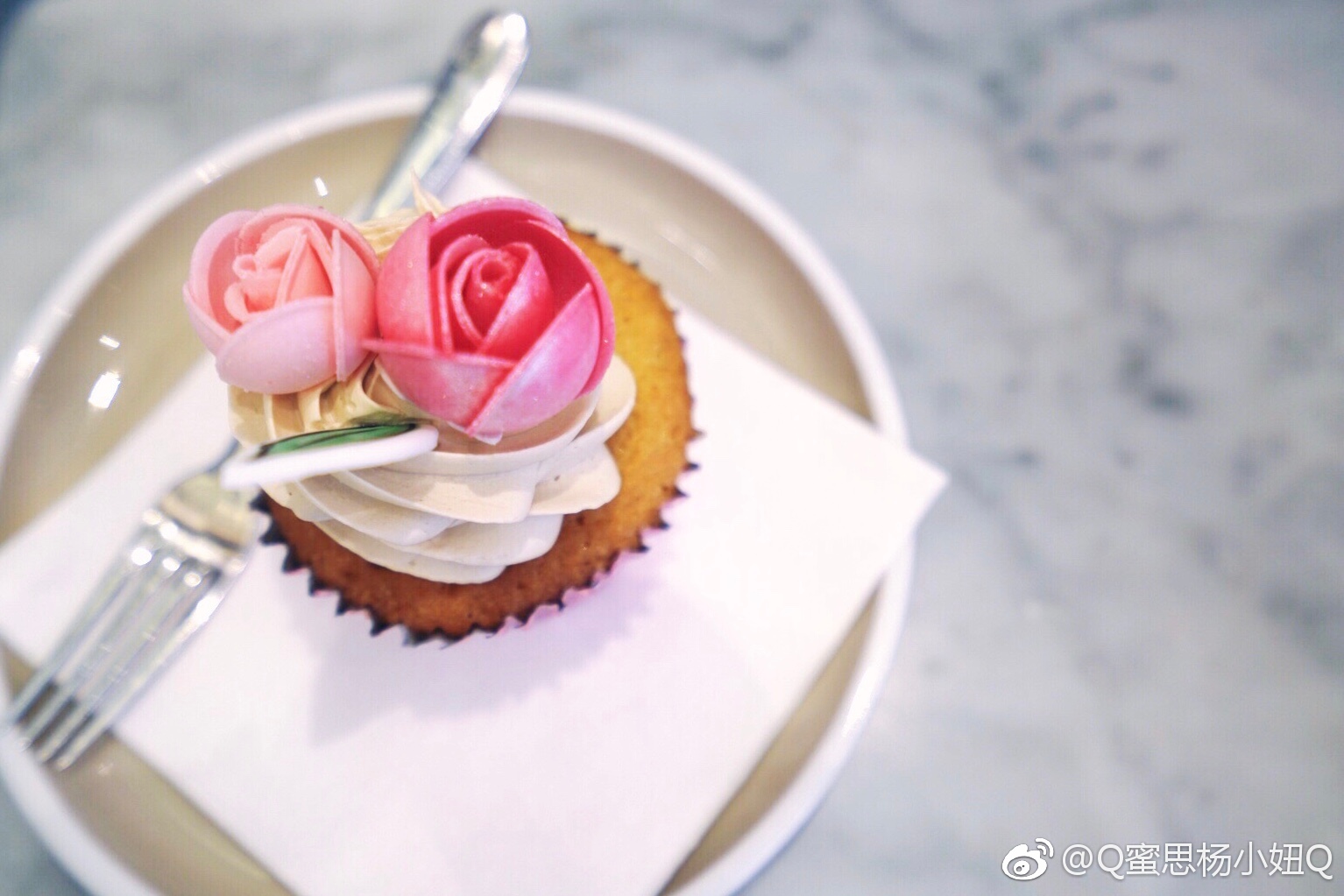 倫敦有家粉紅色的咖啡店