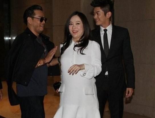 赵丽颖产后首度现身被说太胖?怕是没见过霍思