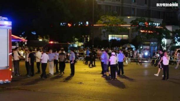 杭州奔驰车祸最新进展:女司机做笔录,肇事车辆