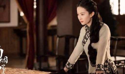 刘亦菲被指人气下降已经糊了，新剧上映却冲上第一，小花都怂了