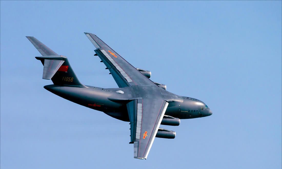 飞翔的“胖妞儿”俄罗斯女摄影师镜头中的运-20大型运输机