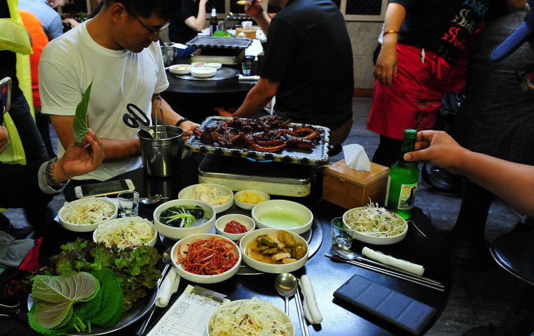 日本人爱吃河豚韩国人爱泡菜，中国人爱吃啥，看外国人咋评价