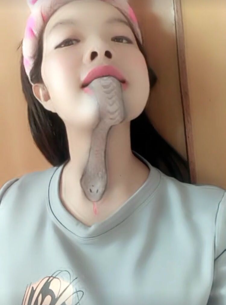 男子看完女友化的妆,吵着要分手,网友看了后:难怪会分手