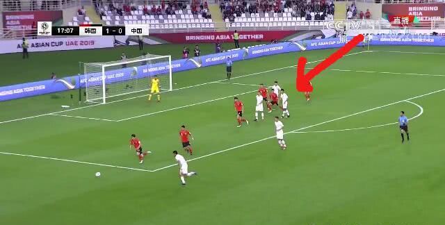 心塞!张呈栋停球10米开外时,谁注意到郑智和队