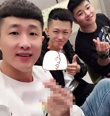 小伊伊户外直播,偶遇祁天道连麦PK,结果输掉却