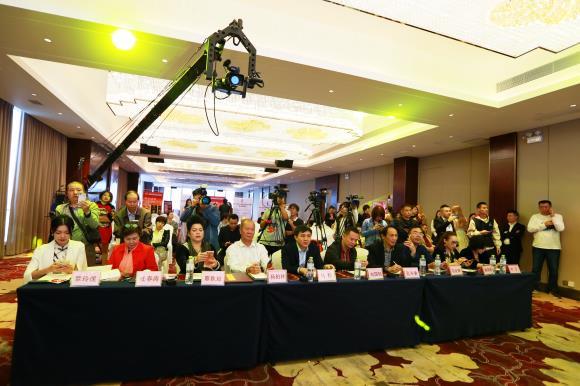 林江南分别获得了全球公益形象空姐(空哥)广西赛区总决赛亚军;范明智
