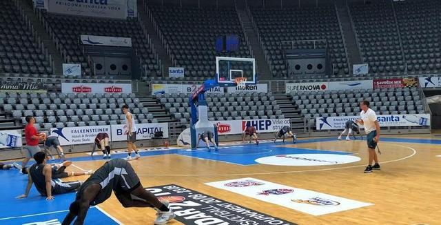 曾获得8次VTB联赛冠军和7次欧洲篮球冠军联