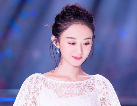 明星跨界上春晚,杨幂的做法比赵丽颖聪明,但江