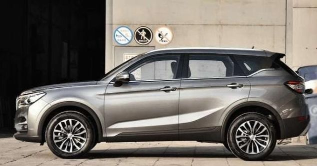 这款SUV:销量过万,宝马打造,标配10寸大屏,重点是仅8万