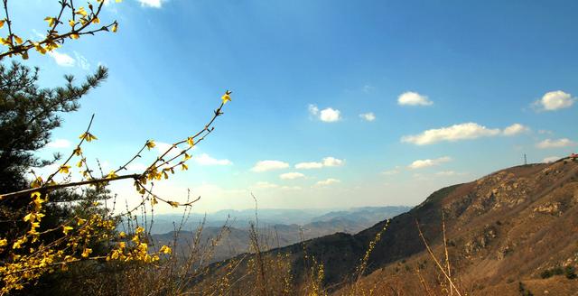 济南最高峰梯子山初探,手脚并用爬山赏景!
