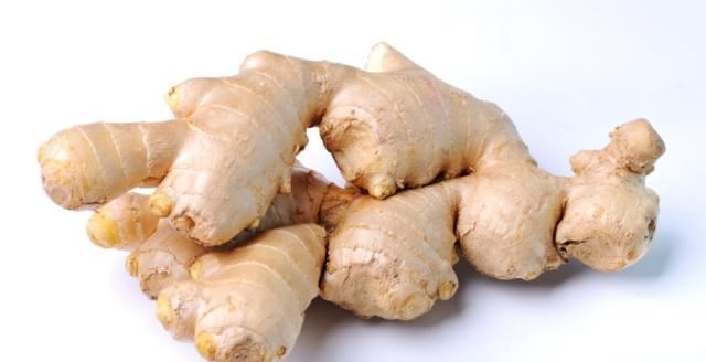 坚持喝生姜泡醋,身体或许会收获4个小惊喜