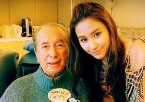 窦骁官宣与何超莲恋情:女方是赌王千金,历任男友颜值都高
